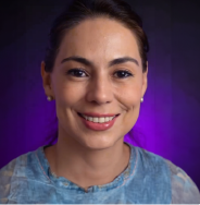 Retrato de Elizabeth, paciente de Clínica Áurea